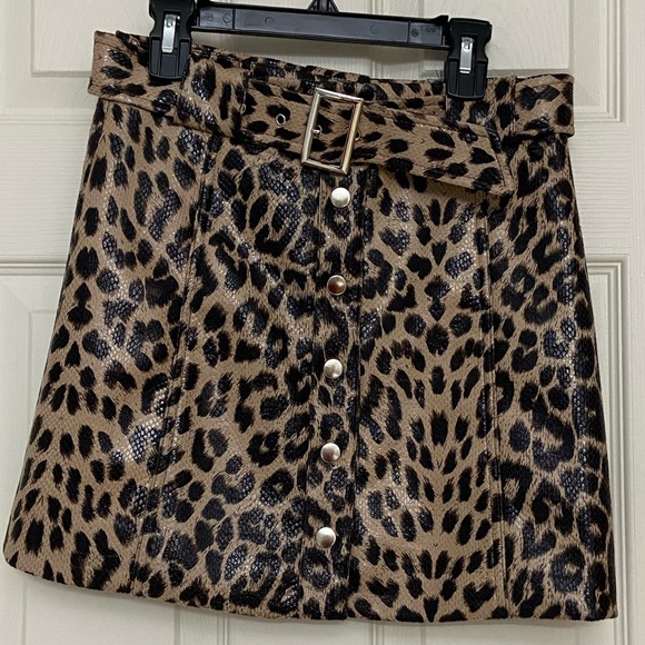 Know One Cares Embossed Leopard Faux Leather Skirt - Picture 3 of 7